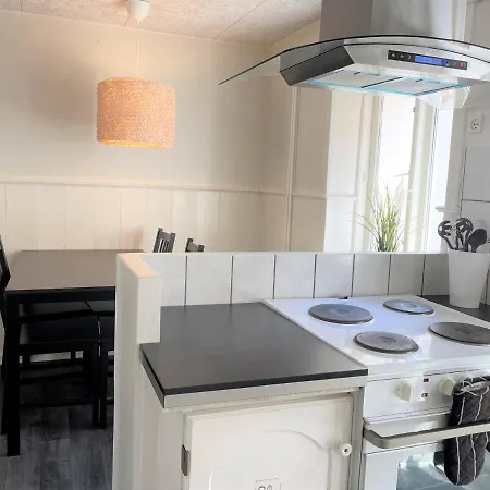 Three Bedroom In Assens, St, Kirkestrde 4 アパート