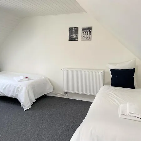 Three Bedroom In Assens, St, Kirkestrde 4 アパート アッセンズ