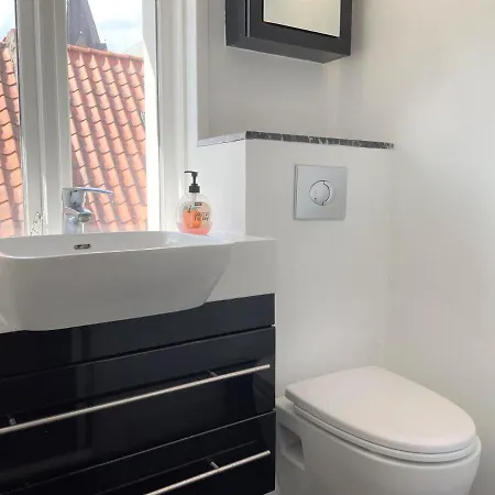 公寓 Three Bedroom In Assens, St, Kirkestrde 4 阿森斯